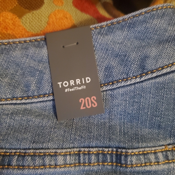 Torrid, NWT, size 20 short - Picture 2 of 4